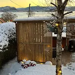 «Sea View Apartment Finnoy Island»
